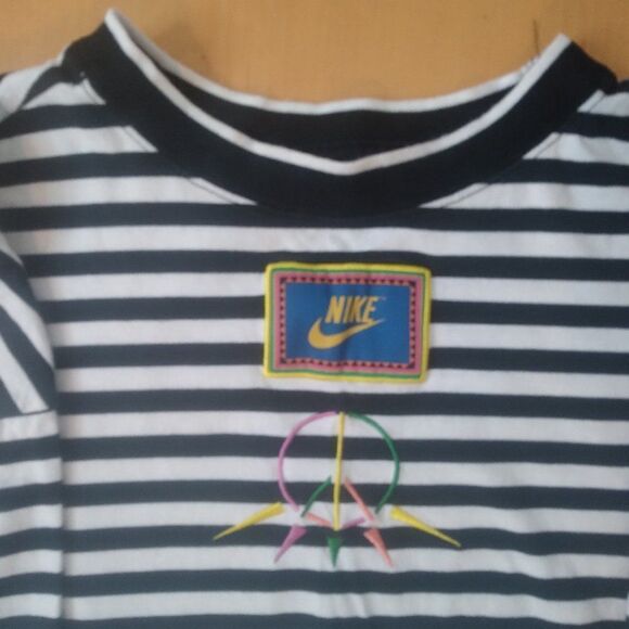 Nike Striped Urban Jungle Gym Playground Peace Reprint T-Shirt - Picture 1 of 6